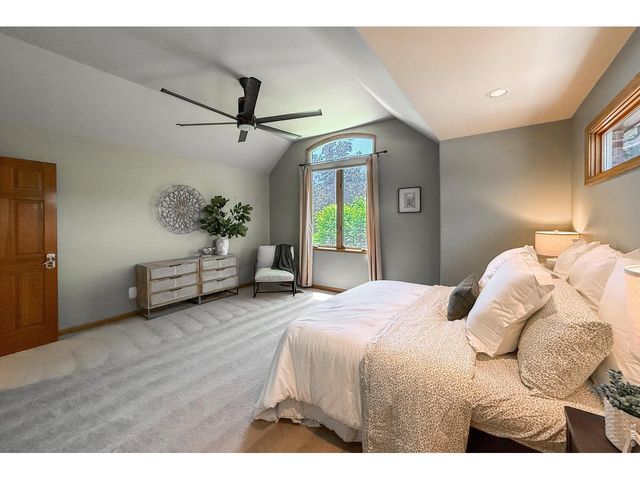 2010 Emerald Dr, Longmont, CO 80504