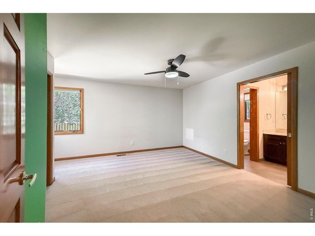 2010 Emerald Dr, Longmont, CO 80504