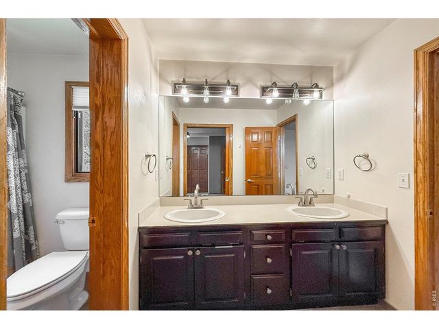 2010 Emerald Dr, Longmont, CO 80504