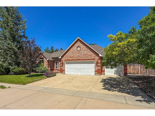 2010 Emerald Dr, Longmont, CO 80504