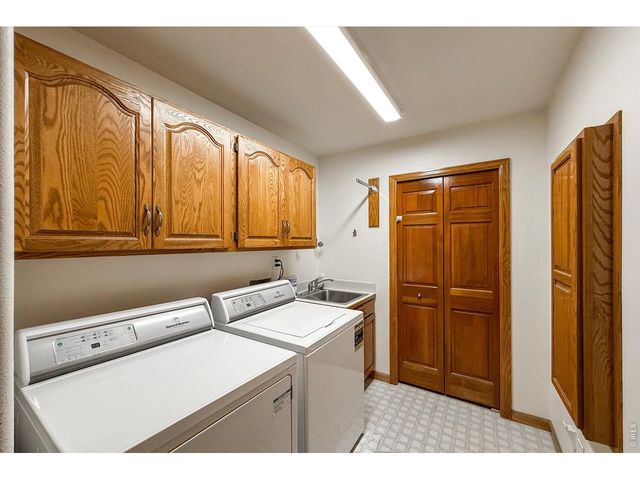 2010 Emerald Dr, Longmont, CO 80504