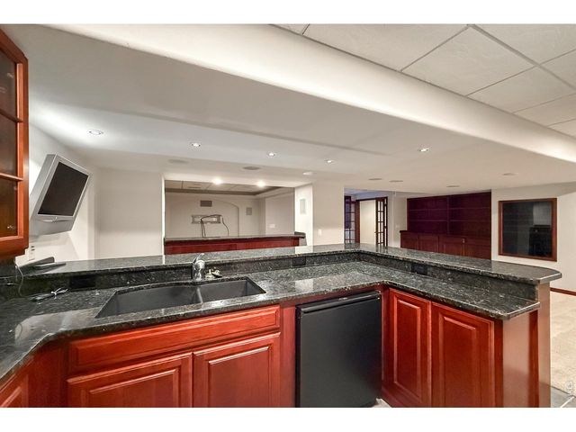 2010 Emerald Dr, Longmont, CO 80504
