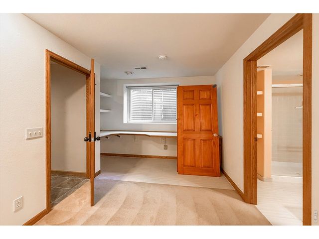 2010 Emerald Dr, Longmont, CO 80504
