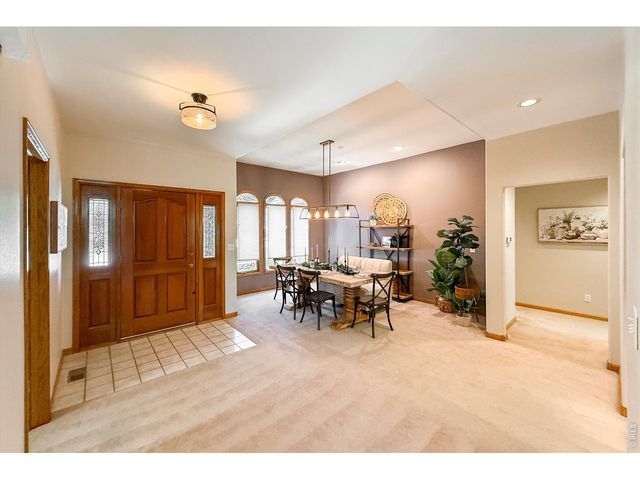 2010 Emerald Dr, Longmont, CO 80504