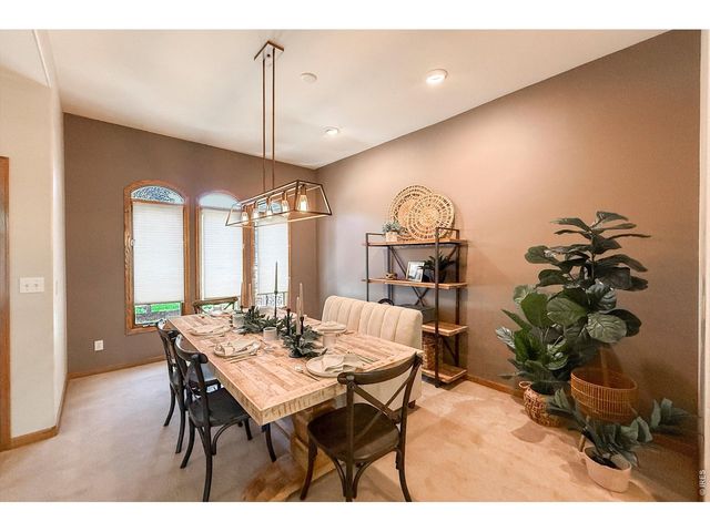 2010 Emerald Dr, Longmont, CO 80504