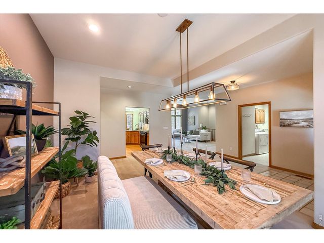 2010 Emerald Dr, Longmont, CO 80504
