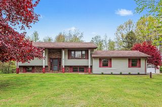 16711 Cd Avenue, Augusta, MI 49012