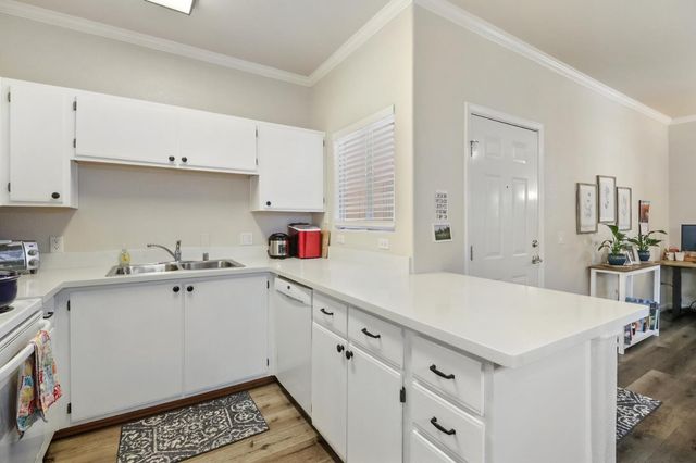 10001 Woodcreek Oaks Blvd #123, Roseville, CA 95747