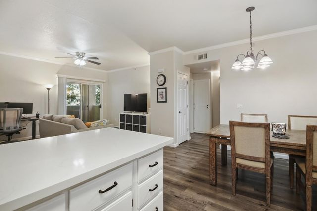 10001 Woodcreek Oaks Blvd #123, Roseville, CA 95747