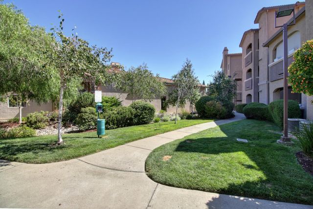 10001 Woodcreek Oaks Blvd #123, Roseville, CA 95747
