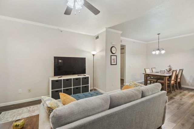 10001 Woodcreek Oaks Blvd #123, Roseville, CA 95747