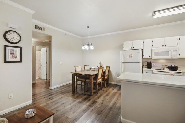 10001 Woodcreek Oaks Blvd #123, Roseville, CA 95747