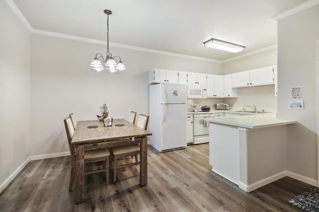 10001 Woodcreek Oaks Blvd #123, Roseville, CA 95747