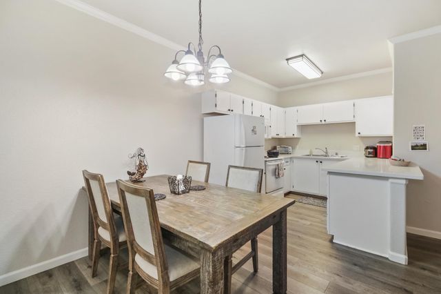 10001 Woodcreek Oaks Blvd #123, Roseville, CA 95747
