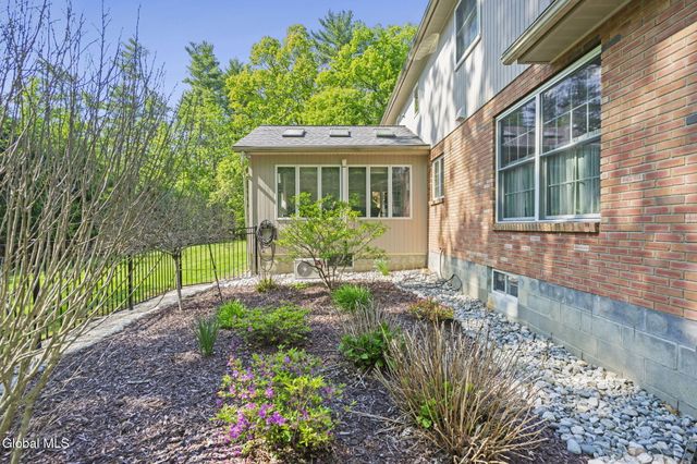 207 Swift Road, Voorheesville, NY 12186