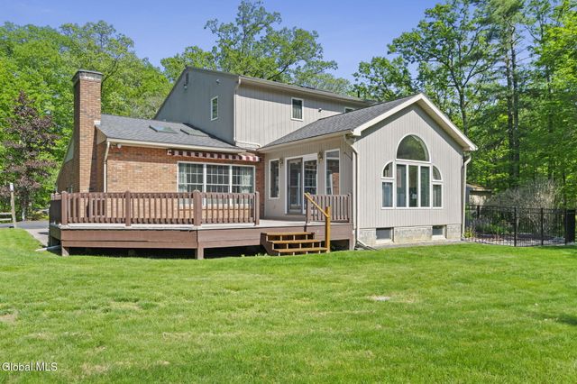 207 Swift Road, Voorheesville, NY 12186