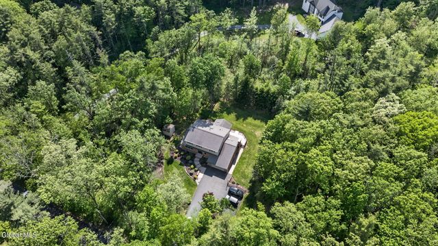 207 Swift Road, Voorheesville, NY 12186
