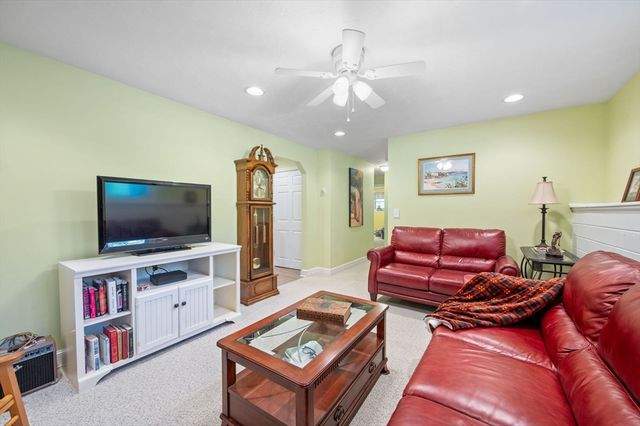 258 State St, Hanson, MA 02341