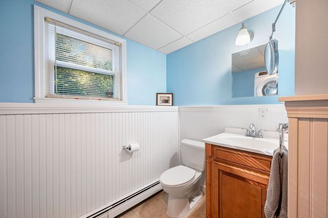 258 State St, Hanson, MA 02341