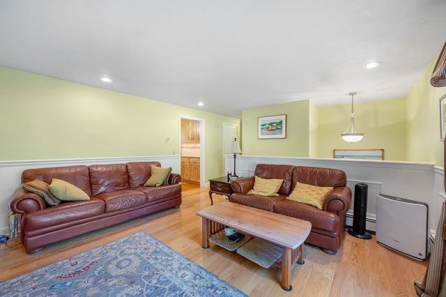 258 State St, Hanson, MA 02341