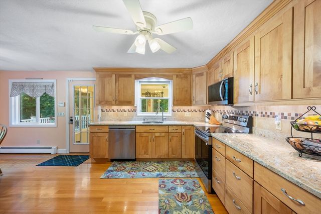 258 State St, Hanson, MA 02341