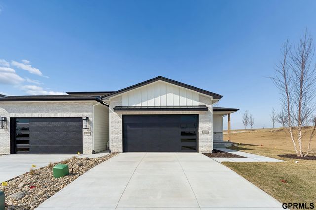 18104 Cooper Street, Gretna, NE 68028