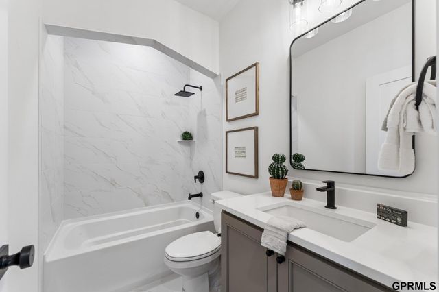 18104 Cooper Street, Gretna, NE 68028