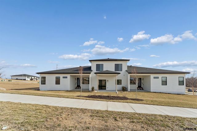 18104 Cooper Street, Gretna, NE 68028