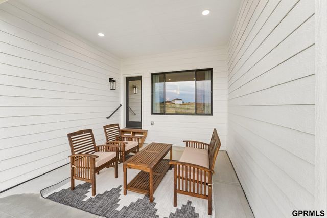 18104 Cooper Street, Gretna, NE 68028