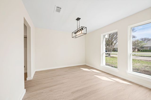 1934 Vista Oaks Drive, Carrollton, TX 75007