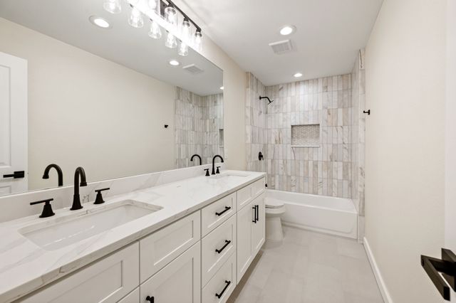 1934 Vista Oaks Drive, Carrollton, TX 75007