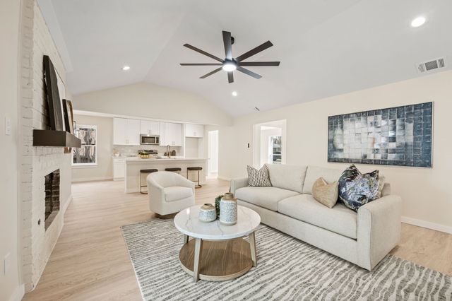 1934 Vista Oaks Drive, Carrollton, TX 75007