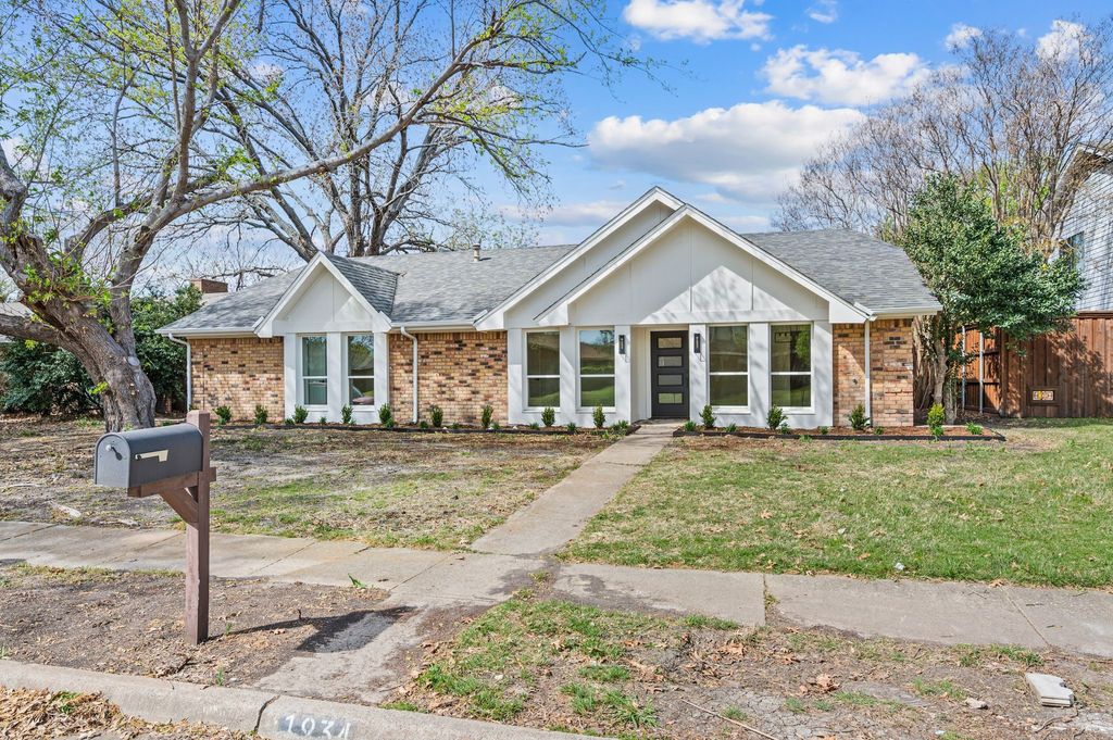 1934 Vista Oaks Drive, Carrollton, TX 75007
