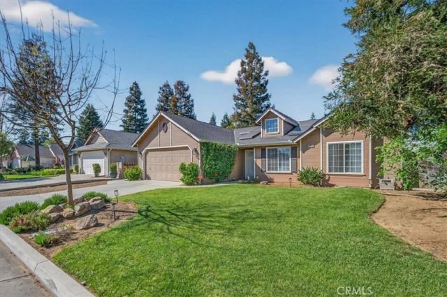 4752 W Mesa, Fresno, CA 93722