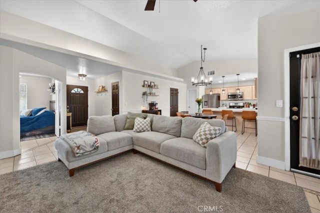 4752 W Mesa, Fresno, CA 93722