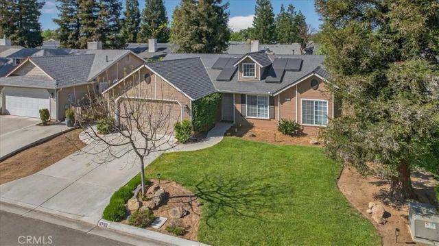 4752 W Mesa, Fresno, CA 93722
