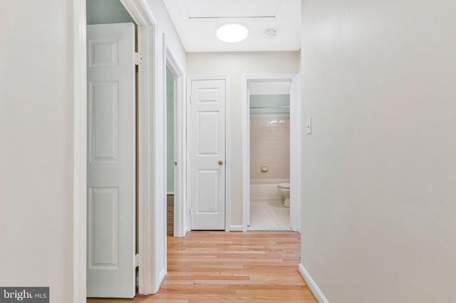 7204 OLDE LANTERN WAY, Springfield, VA 22152