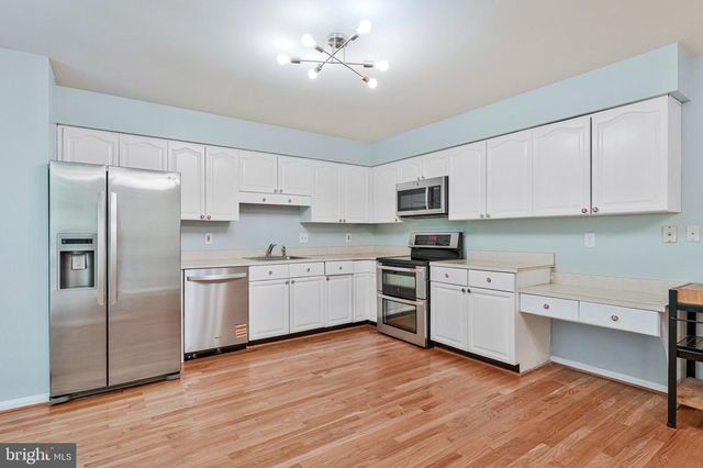 7204 OLDE LANTERN WAY, Springfield, VA 22152