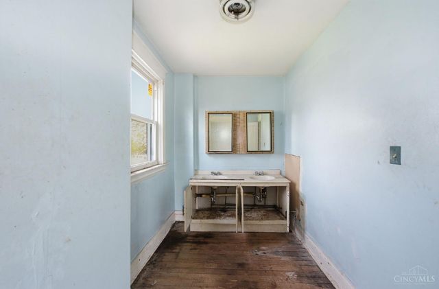 3443 Woodburn Avenue, Cincinnati, OH 45207