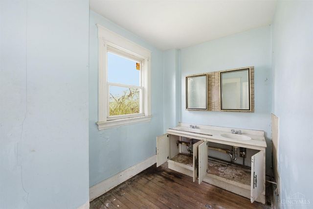 3443 Woodburn Avenue, Cincinnati, OH 45207