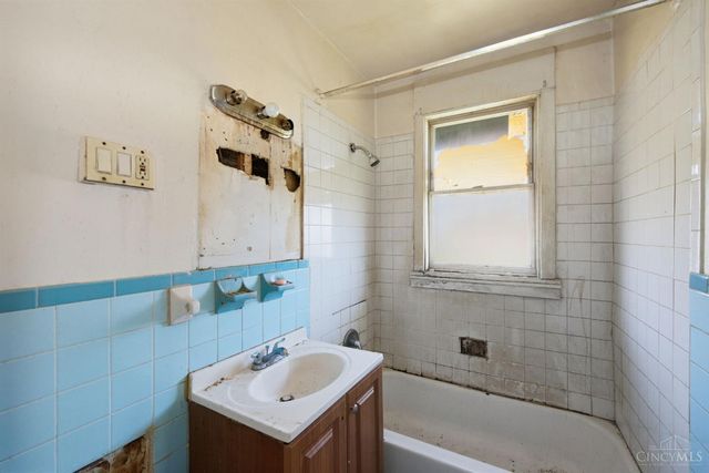 3443 Woodburn Avenue, Cincinnati, OH 45207