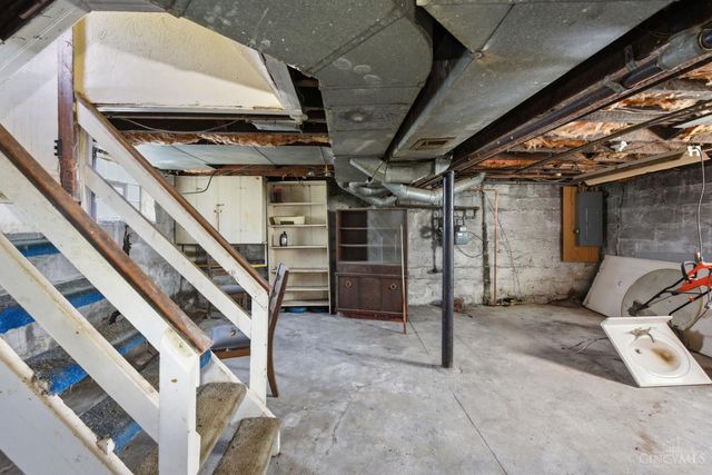 3443 Woodburn Avenue, Cincinnati, OH 45207