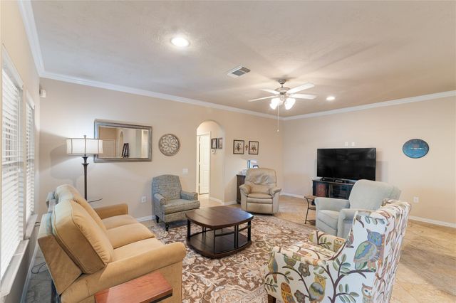 11 Abercrombie Place, Conroe, TX 77384