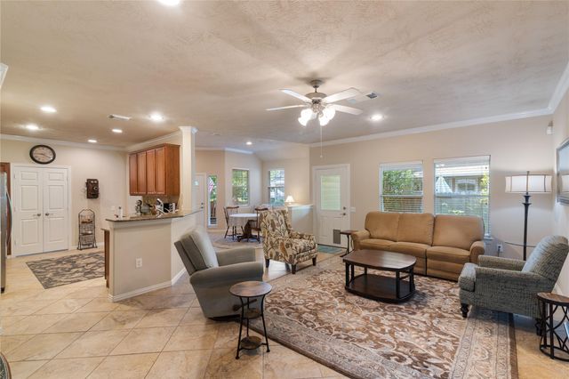 11 Abercrombie Place, Conroe, TX 77384