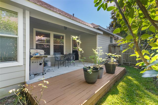 11 Abercrombie Place, Conroe, TX 77384