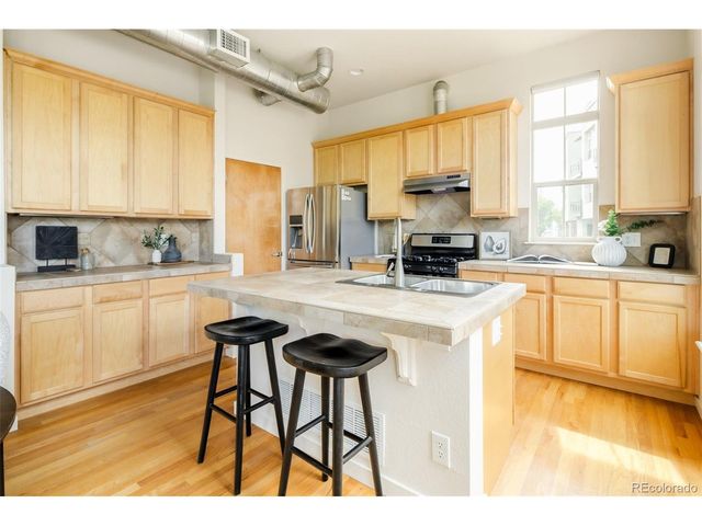 2889 Syracuse Ct, Denver, CO 80238