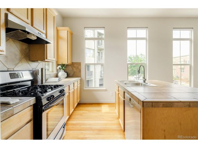 2889 Syracuse Ct, Denver, CO 80238