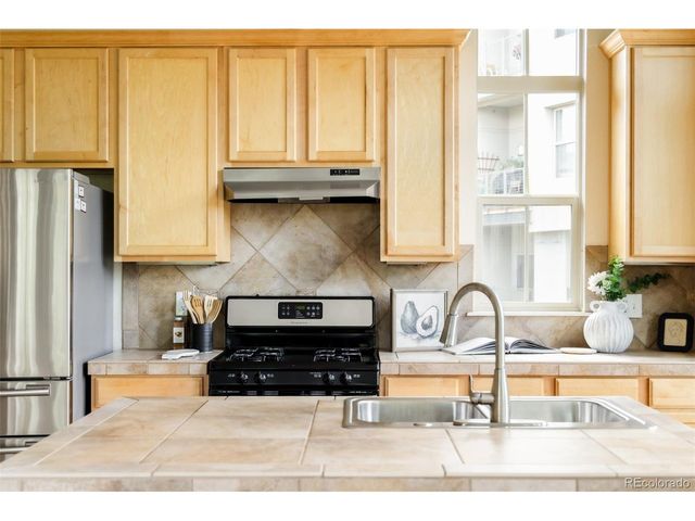 2889 Syracuse Ct, Denver, CO 80238