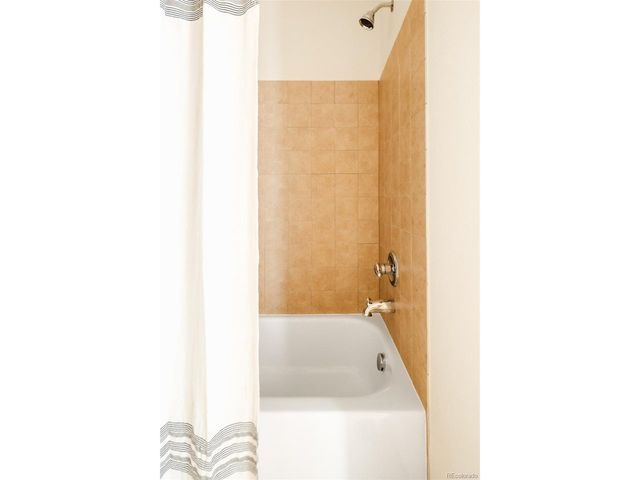 2889 Syracuse Ct, Denver, CO 80238