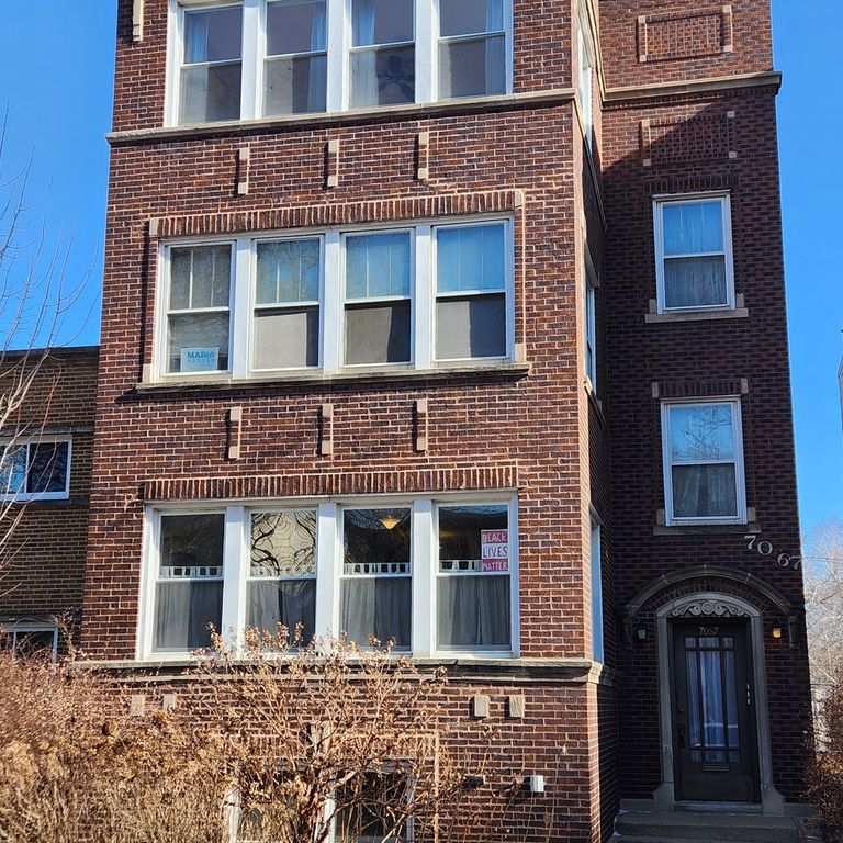 7067 N Ridge Boulevard 3, Chicago, IL 60645